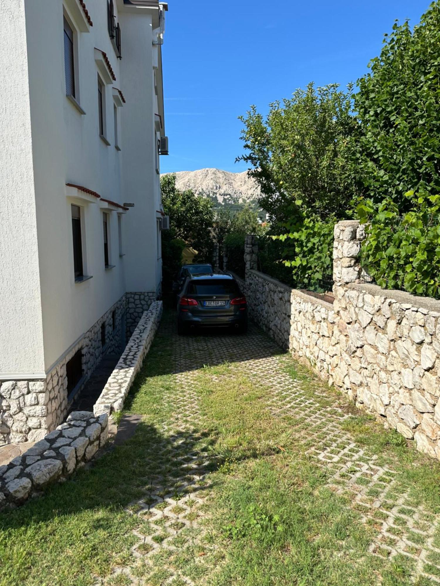 Apartments Zlatko & Mira Dorcic Baska  Luaran gambar